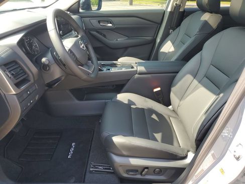New 2026 Nissan Rogue Dark Armor FWD image 17
