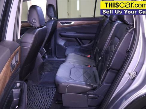 Used 2025 Volkswagen Atlas SE FWD image 23