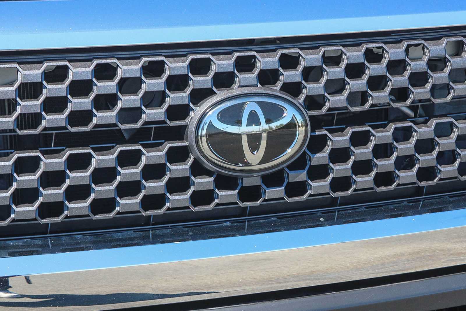 Used 2019 Toyota Tundra SR5 w/ SR5 Upgrade Package RWD image 8