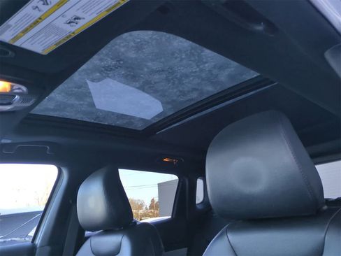 Certified 2024 Jeep Compass Limited w/ Sun and Sound Group image 19