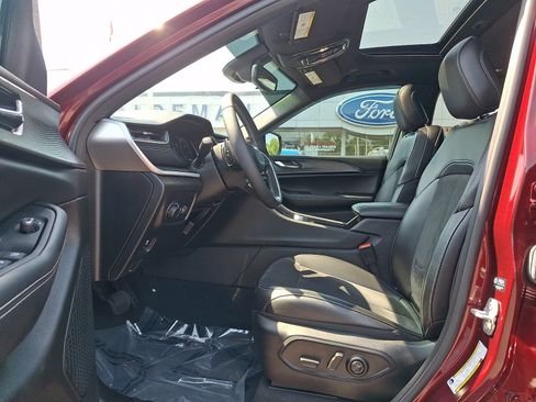 Used 2024 Jeep Grand Cherokee Altitude AWD/4WD image 14