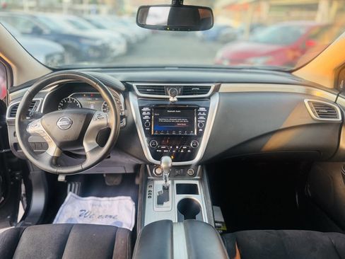 Used 2018 Nissan Murano SV image 25