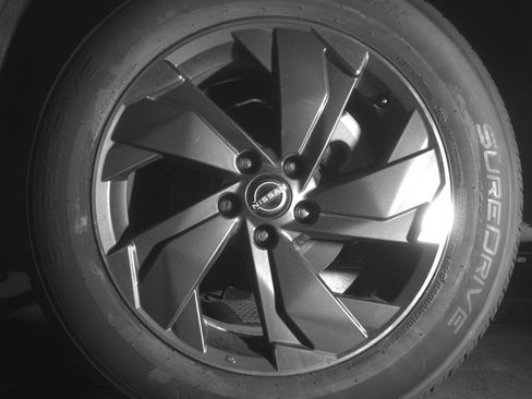 Used 2025 Nissan Rogue SV FWD image 14