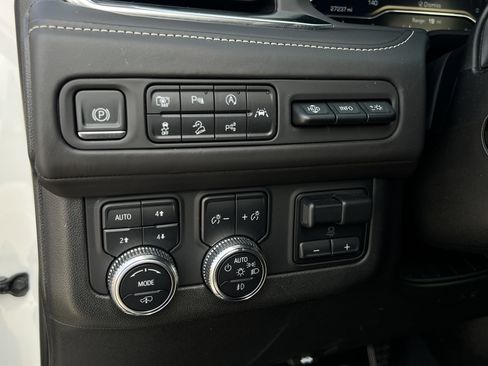 Used 2023 GMC Yukon Denali Ultimate w/ LPO, Floor Liner Package image 20