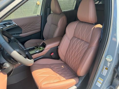 New 2025 Mitsubishi Outlander SEL image 24