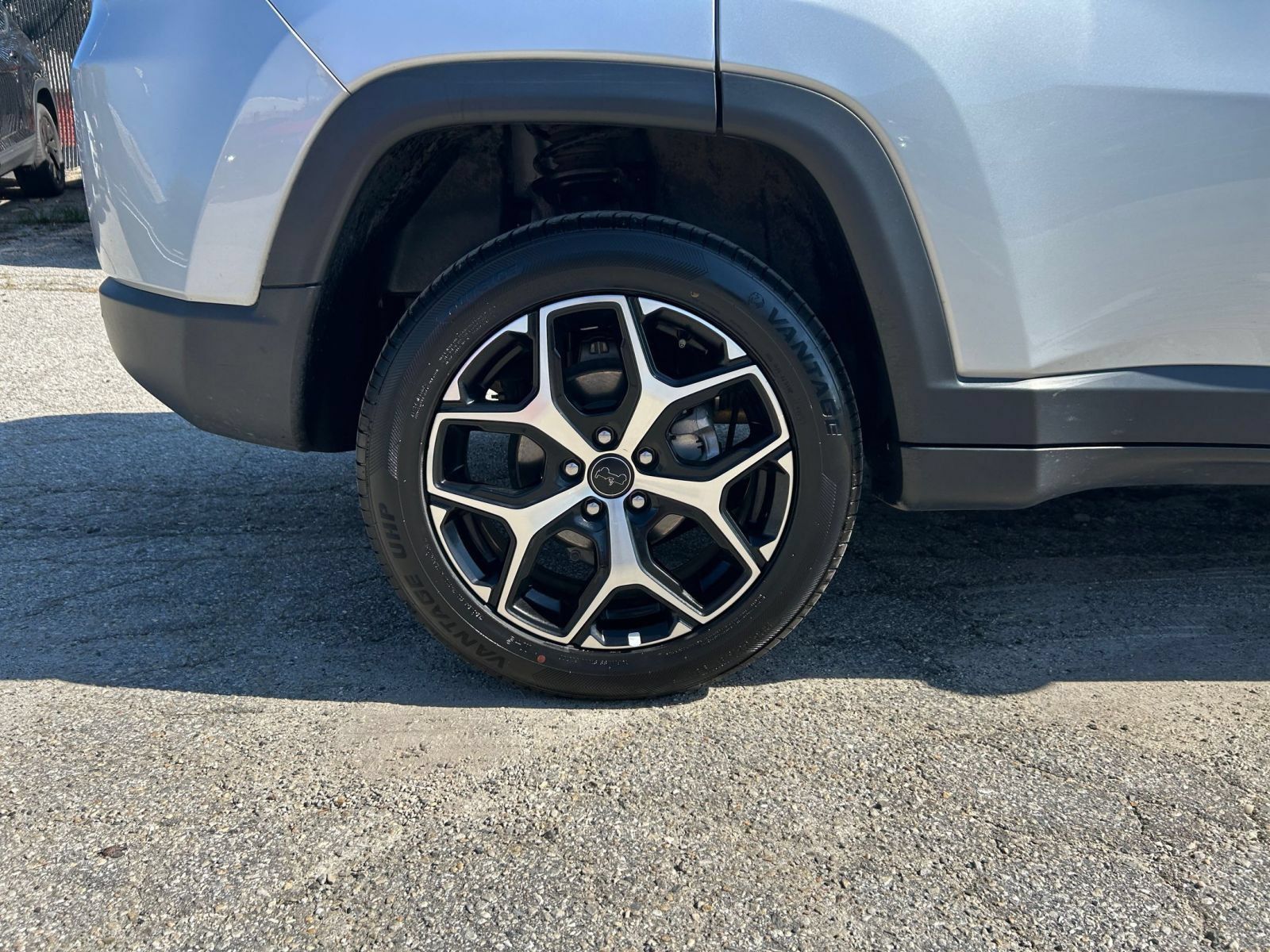 Used 2025 Jeep Compass Limited AWD/4WD image 24