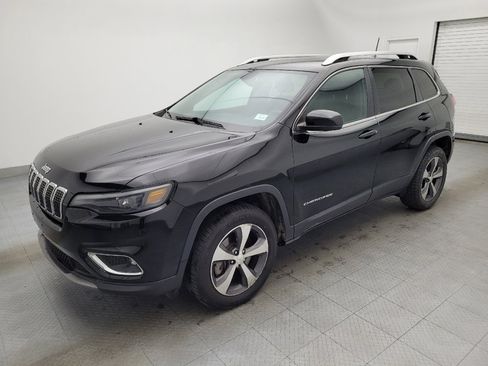 Used 2019 Jeep Cherokee Limited image 2