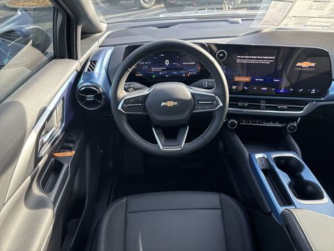 New 2026 Chevrolet Equinox EV LT image 13