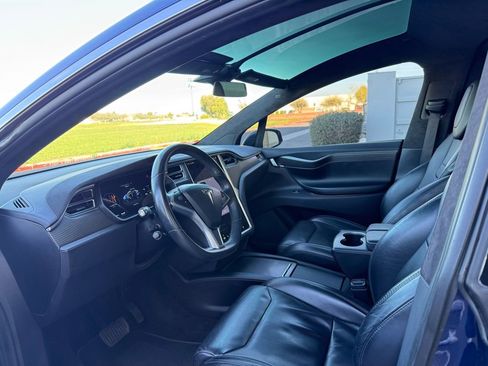 Used 2017 Tesla Model X 75D image 21