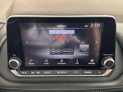 Used 2022 Nissan Rogue SV w/ SV Premium Package image 33