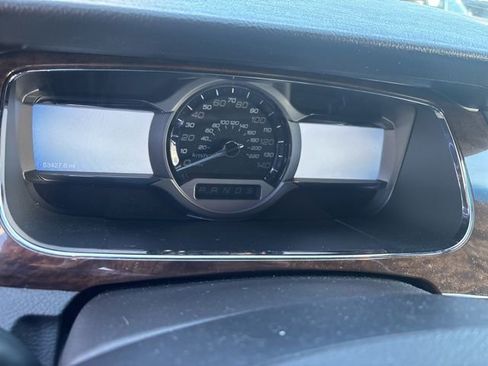 Used 2015 Ford Taurus Limited w/ Equipment Group 301A image 5