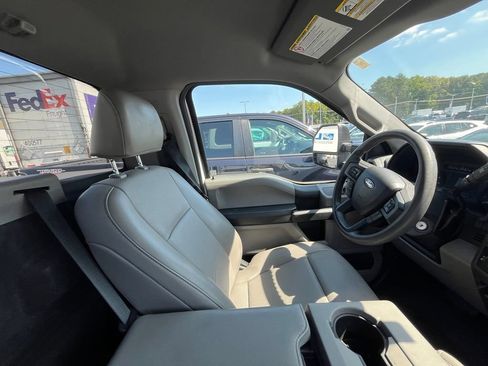Used 2022 Ford F250 XL w/ Power Equipment Group AWD/4WD image 9