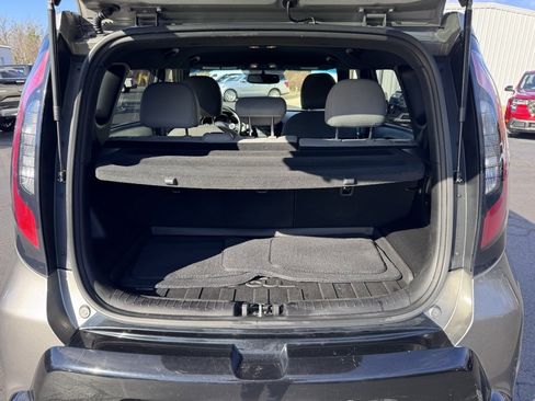 Used 2016 Kia Soul + image 28