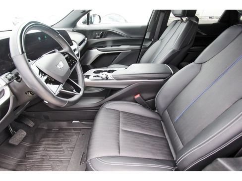 Used 2024 Cadillac Lyriq Luxury w/ LPO, Floor Liner Package RWD image 6