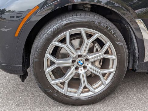 Used 2022 BMW X7 xDrive40i w/ Premium Package image 10