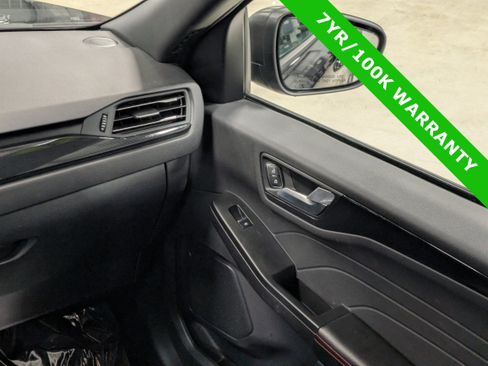 Certified 2025 Ford Escape ST-Line image 16