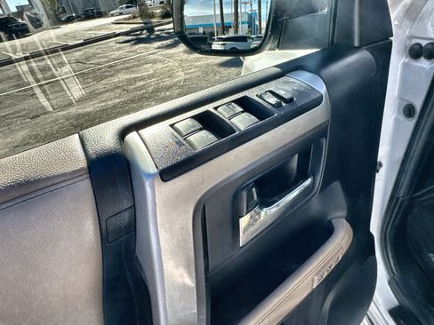 Used 2015 Toyota 4Runner SR5 image 23