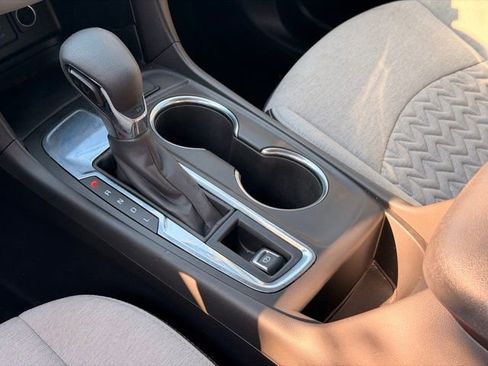 Used 2023 Chevrolet Equinox LT w/ LPO, Floor Liner Package FWD image 19
