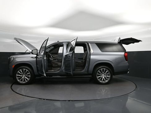 Used 2022 GMC Yukon XL Denali RWD image 46