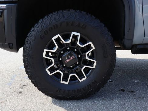 Used 2024 GMC Sierra 2500 AT4X image 37