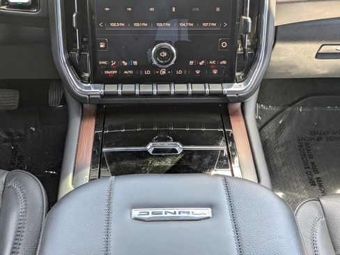 Certified 2025 GMC Yukon Denali AWD/4WD image 18