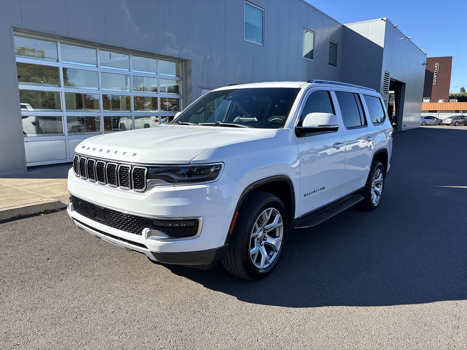 Used 2022 Jeep Wagoneer Series II AWD/4WD image 1