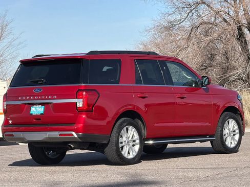 Certified 2022 Ford Expedition XLT image 2