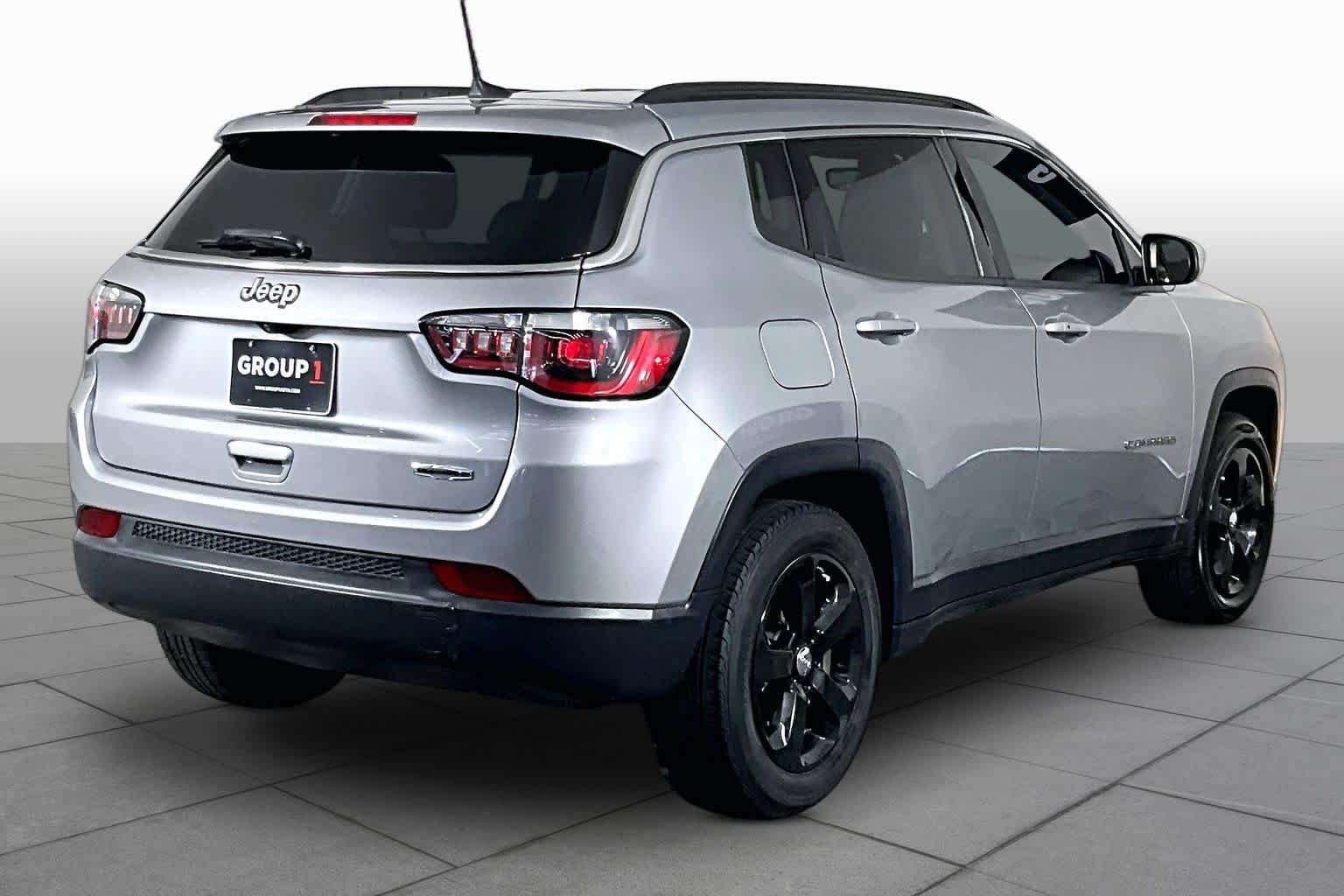 Used 2021 Jeep Compass Latitude FWD image 11