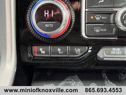 Used 2021 GMC Yukon XL Denali w/ Denali Premium Package image 20