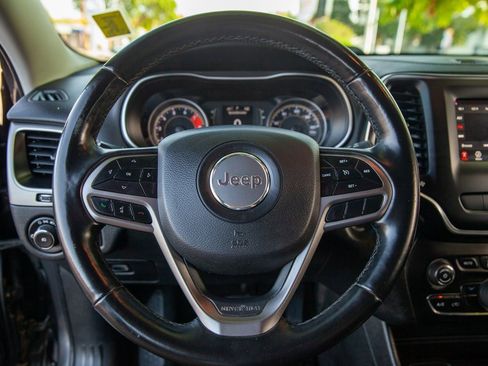 Used 2019 Jeep Cherokee Latitude Plus w/ Cold Weather Group image 16