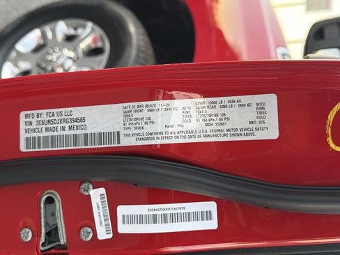 Used 2024 RAM 2500 Big Horn w/ Bed Utility Group image 34