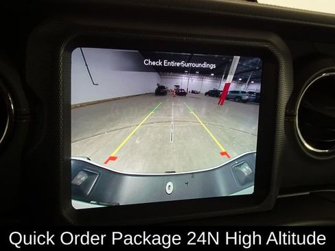 Used 2021 Jeep Gladiator Overland image 10