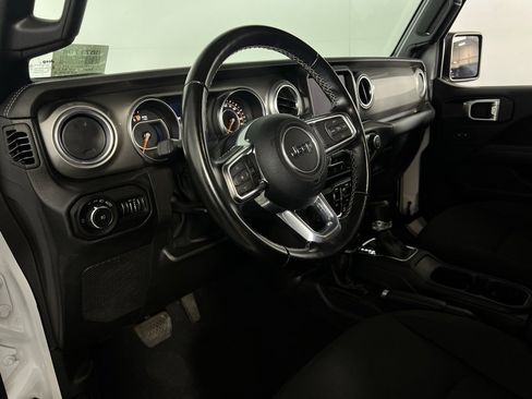 Used 2022 Jeep Wrangler Unlimited Sahara image 21