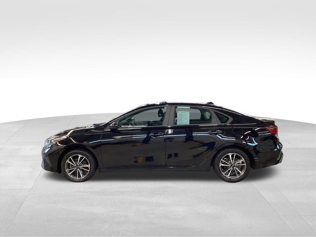Used 2023 Kia Forte LXS FWD image 2