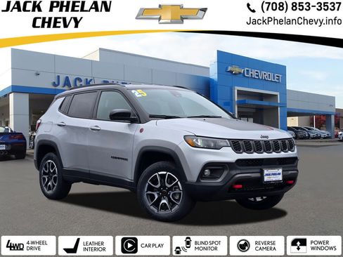 Used 2025 Jeep Compass Trailhawk AWD/4WD image 1
