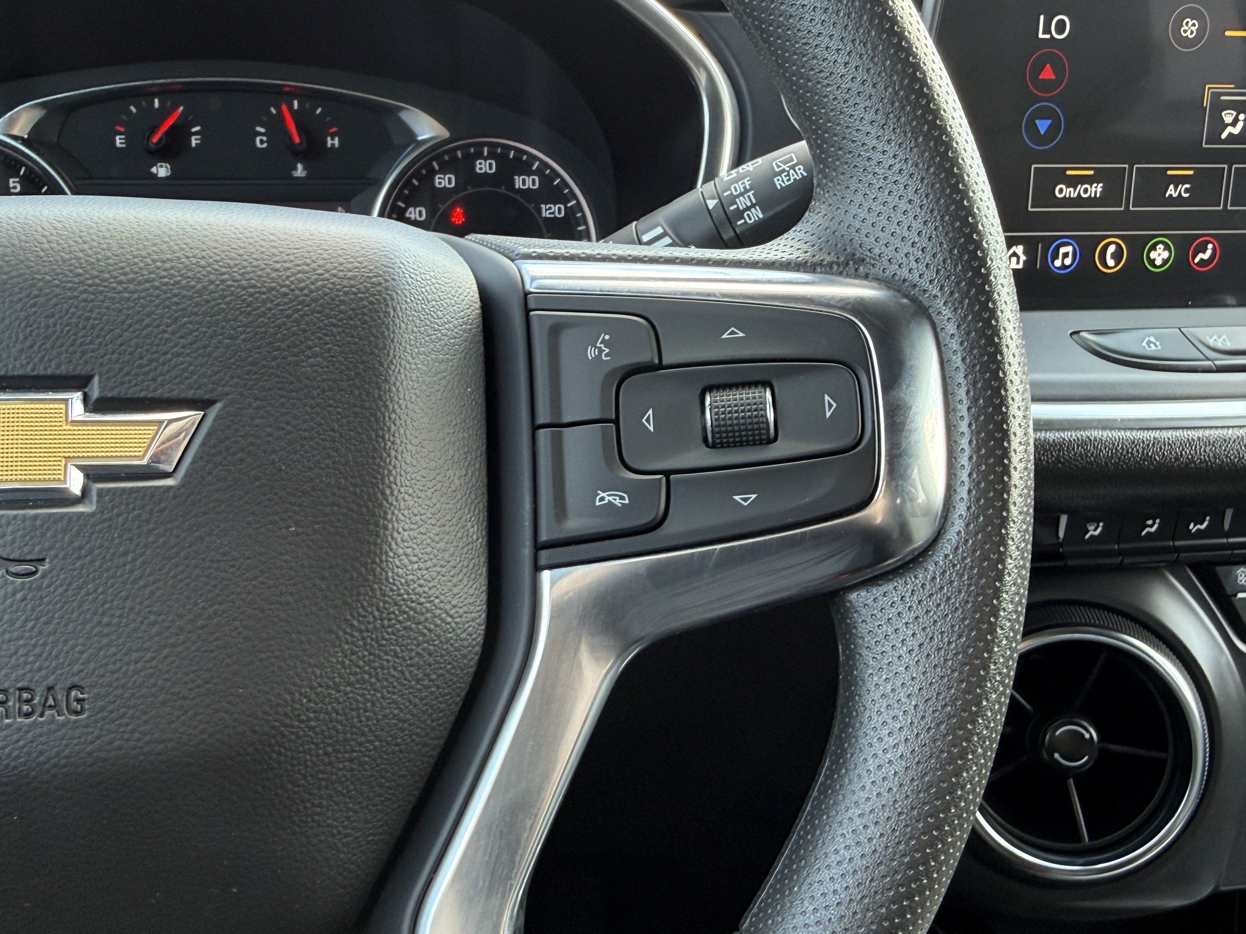 Used 2025 Chevrolet Blazer LT FWD image 18