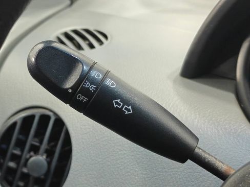 Used 2005 Chevrolet Aveo LS image 7