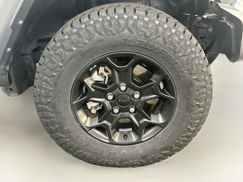 Used 2023 Jeep Wrangler Unlimited w/ Cold Weather Group AWD/4WD image 11