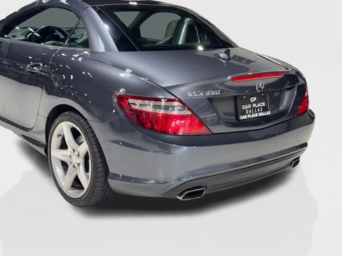 Used 2015 Mercedes-Benz SLK 250 w/ Premium Package image 10