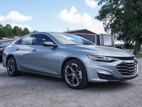 Used 2024 Chevrolet Malibu LT image 2