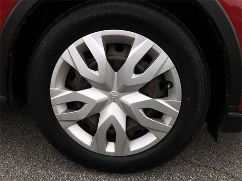 Used 2020 Toyota C-HR LE image 10