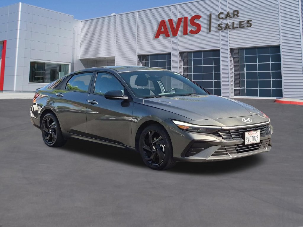 Used 2026 Hyundai Elantra Sport FWD image 3