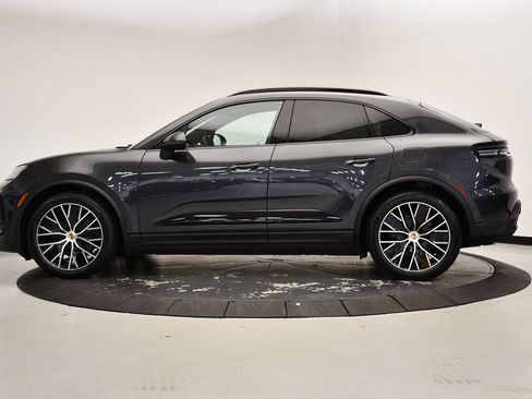 Certified 2025 Porsche Macan Electric image 2