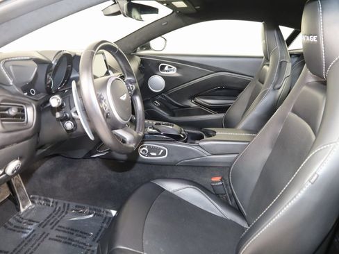 Used 2019 Aston Martin V8 Vantage Coupe image 11