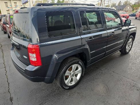 Used 2014 Jeep Patriot Latitude image 2