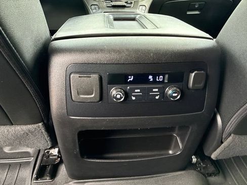 Used 2020 GMC Yukon SLT AWD/4WD image 21