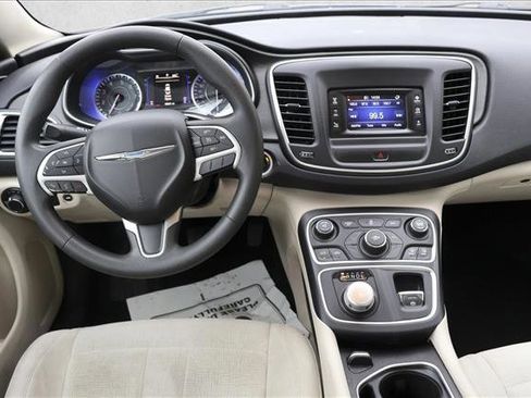 Used 2015 Chrysler 200 Limited FWD image 22