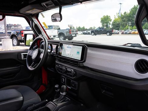 Used 2024 Jeep Wrangler Sport AWD/4WD image 18