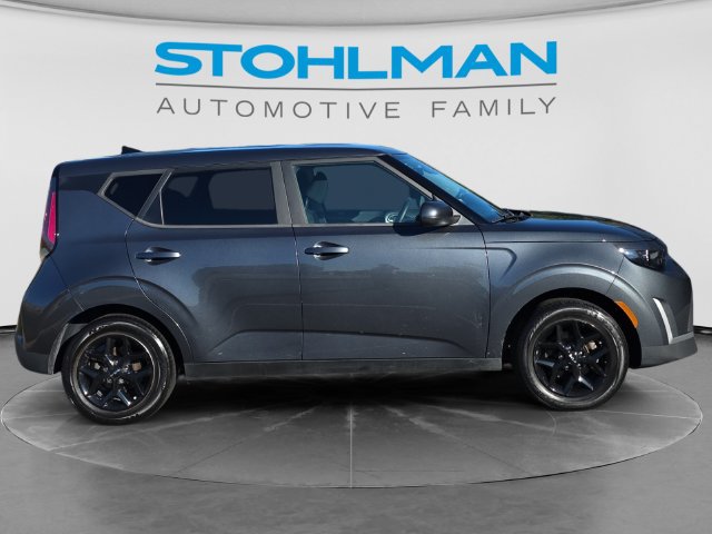 Used 2023 Kia Soul LX w/ LX Technology Package FWD image 4