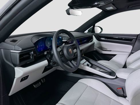 New 2026 Porsche Macan 4S Electric AWD/4WD image 4